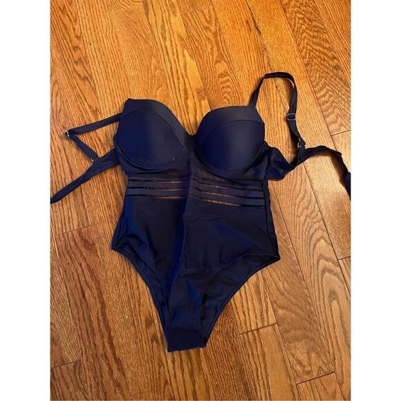 Women’s Plus size swimwear - Picture 2 of 3